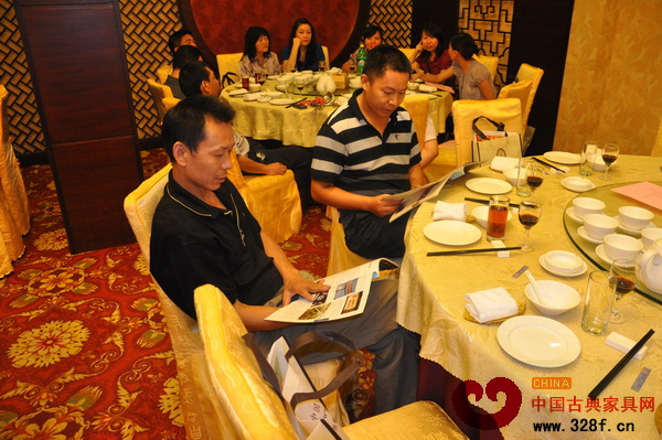 中國(guó)古典家具網(wǎng)會(huì)展特刊受大涌家具協(xié)會(huì)好評(píng)