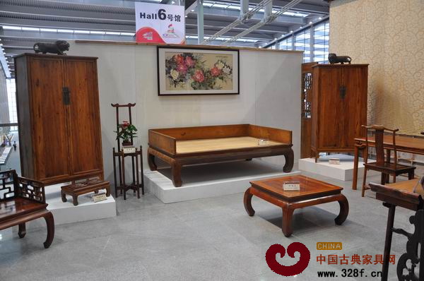 1200萬海黃羅漢床驚艷文博會廣作文化節(jié)
