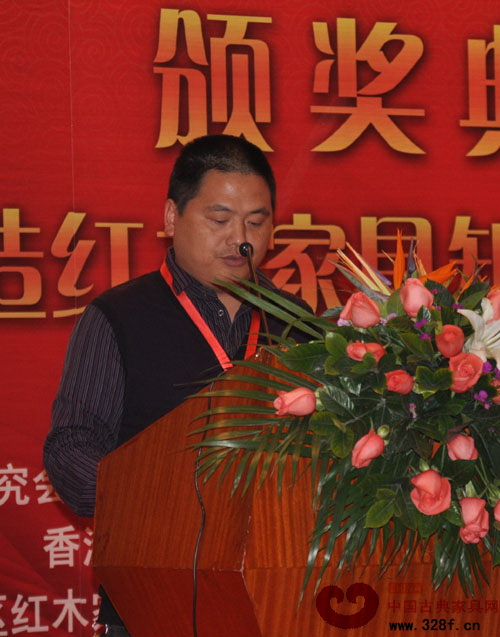 浙江省東陽市中信紅木家具有限公司董事長李忠信