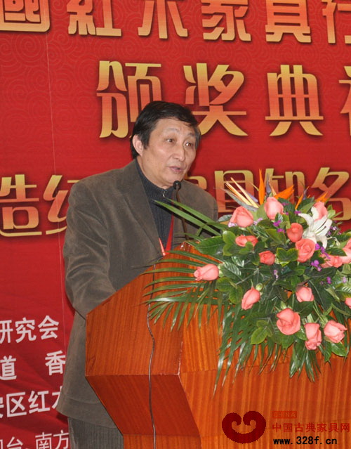 曹靜樓-中國文物學(xué)會收藏鑒定委員會副會長,中國文物學(xué)會專家委員會專家,原故宮博物院文保科技部主任