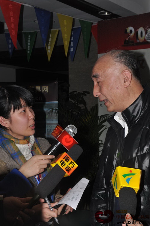 深圳紅木家具協(xié)會名譽會長、泰和園紅木董事長邵湘文