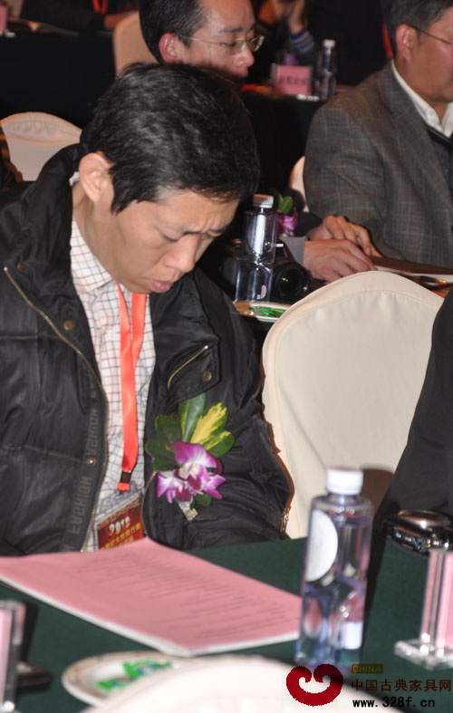 新會古典家具城總經(jīng)理林偉華