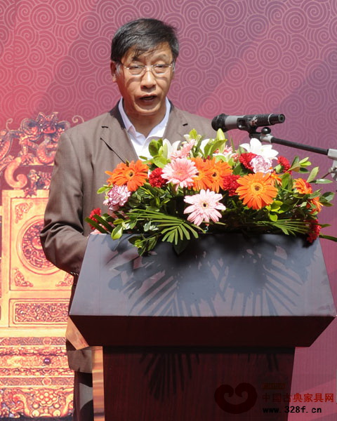 胡德生在發(fā)布會上分析紅木行業(yè)現狀及發(fā)展趨勢
