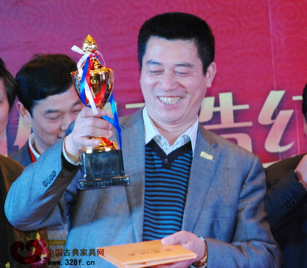 新明紅當(dāng)選2010年最具影響力的中國(guó)紅木家具十大品牌