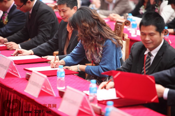 大涌博覽會(huì)盛大開幕  紅古軒敲定云南合作項(xiàng)目