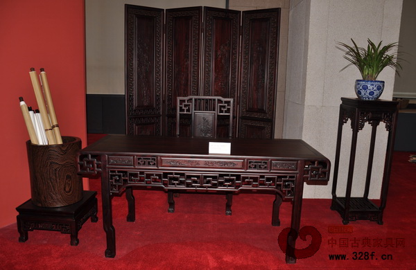 新明紅木《書畫間系列》精品榮升為“國寶”