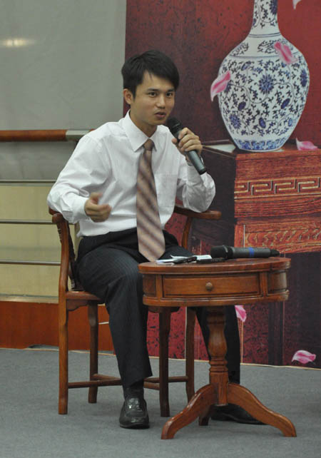 中國古典家具網(wǎng)《品牌紅木》雜志CEO林偉華主持論壇首輪對話