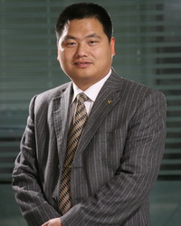 浙江中信紅木家具公司董事長李忠信