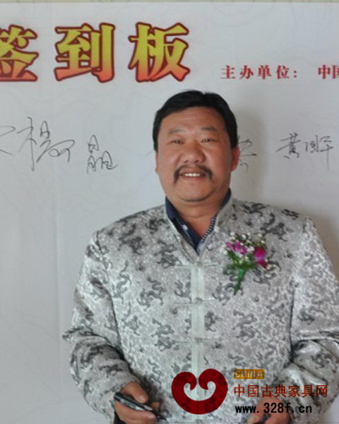 東陽明清居紅木董事長金彪云