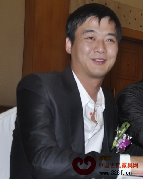 東陽新明紅木總經(jīng)理杜慶慶