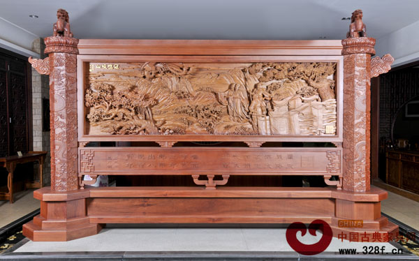 出自工藝美術(shù)大師之手的《鳳鳴岐山》落地屏現(xiàn)身