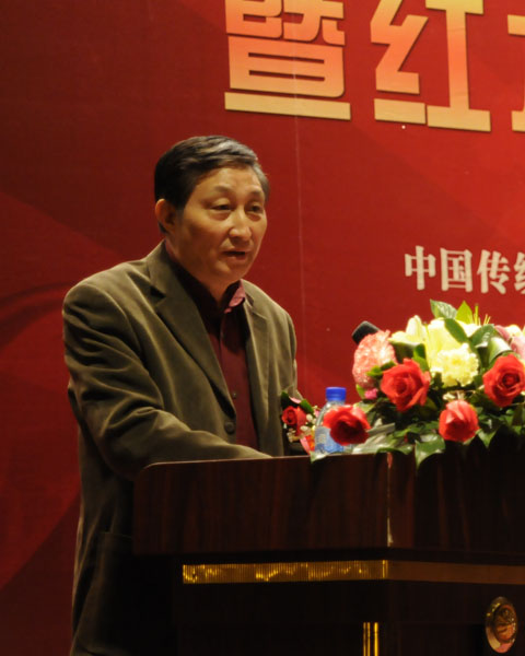 曹靜樓 中國(guó)文物學(xué)會(huì)收藏鑒定委員會(huì)副會(huì)長(zhǎng),中國(guó)文物學(xué)會(huì)專家委員會(huì)專家，原故宮博物院文?？萍疾恐魅?></a>
                                        <div   id=