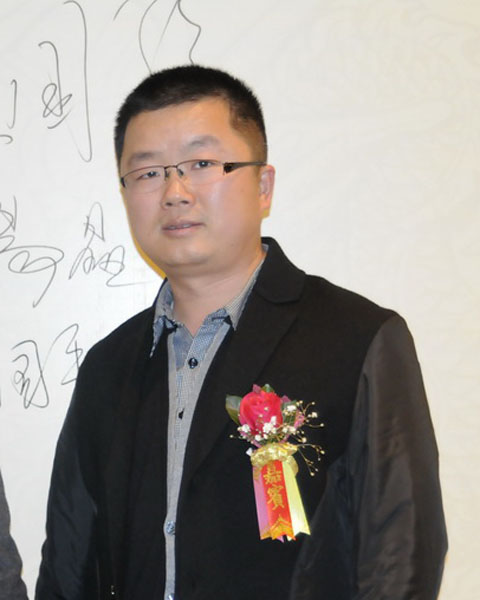 東陽御品紅木董事長吳國平