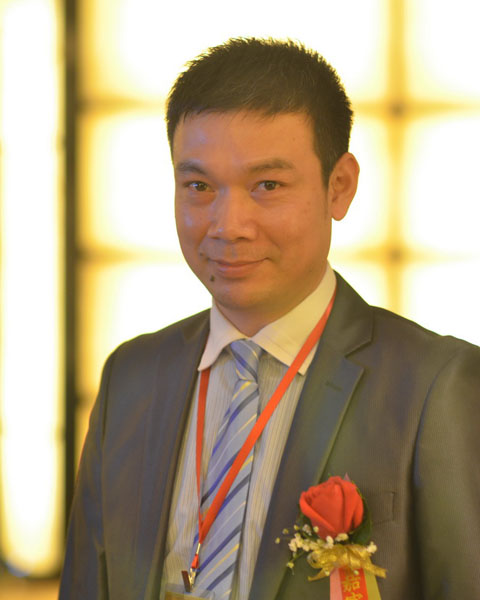 廣東番禺永華家具有限公司銷售經(jīng)理邱志坤