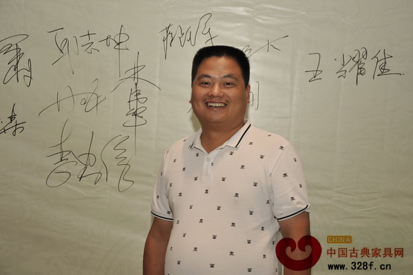 浙江東陽中信紅木有限公司董事長李忠信