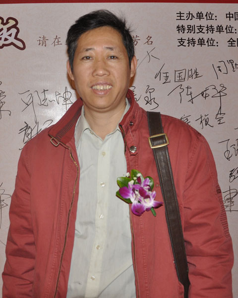 新會古典家具城總經(jīng)理林偉華