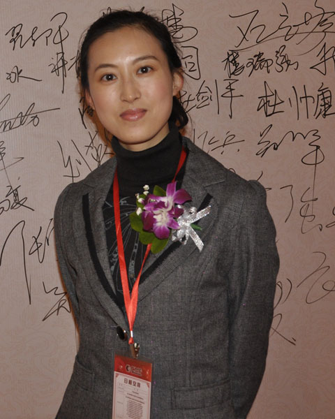 浙江東陽(yáng)卓木王紅木銷售經(jīng)理龔燕艷