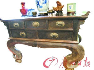 廣州掀起明清家具收藏熱 觀察包漿可辨真?zhèn)? width=