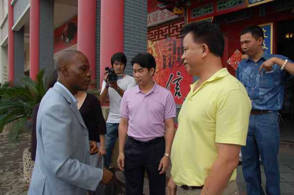 莫桑比克駐華大使訪問隆都博覽中心(圖)