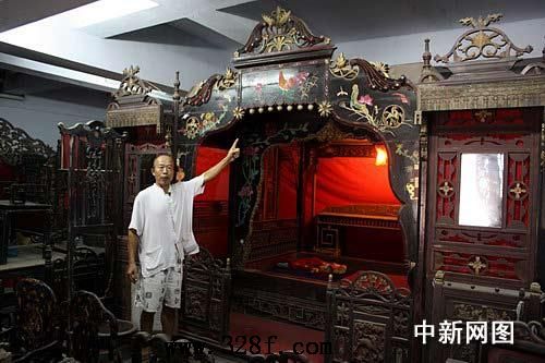 四川長(zhǎng)寧縣驚現(xiàn)16平米超級(jí)古床