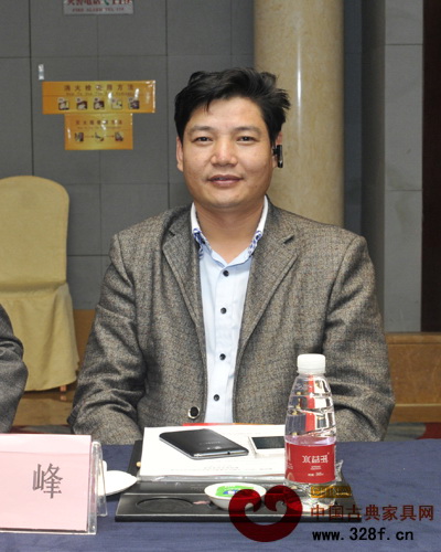 李峰（東陽市明堂紅木總經(jīng)理助理）