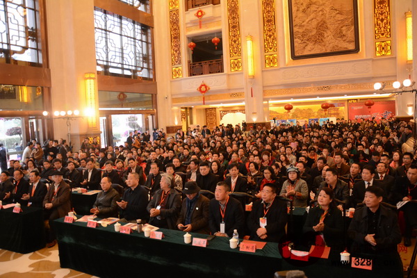 “仙作”演繹紅木界“巴黎時(shí)裝周”