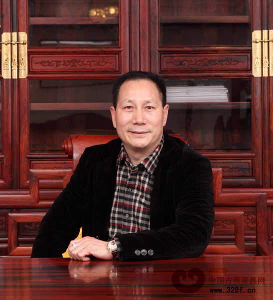 東陽(yáng)市御乾堂宮廷紅木家具有限公司董事長(zhǎng)馬海軍