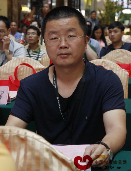 鈺品紅紅木董事長(zhǎng)吳國(guó)平