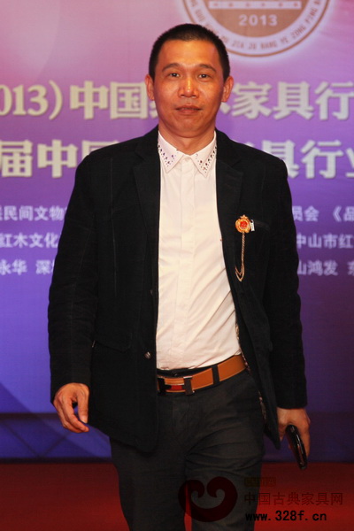 中山市波記家具有限公司董事長伍建波