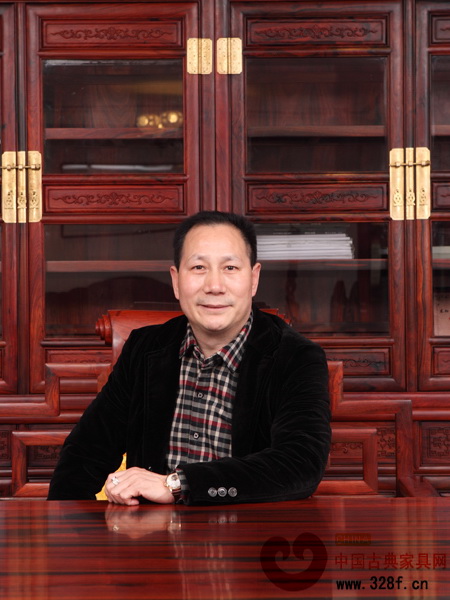 東陽(yáng)市御乾堂宮廷紅木家具有限公司董事長(zhǎng)馬海軍