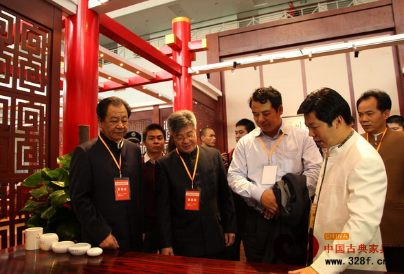 東成紅木開啟戰(zhàn)略合作新篇