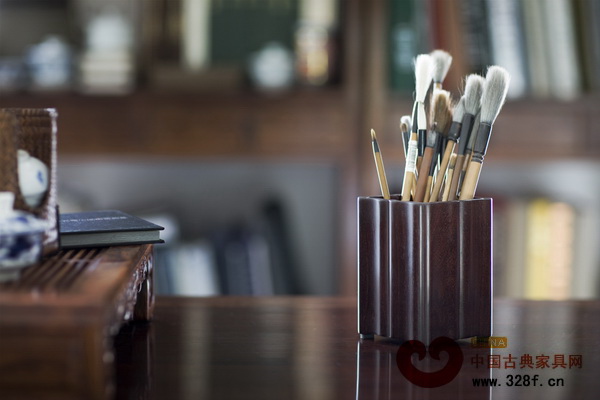 區(qū)氏臻品：百搭不過明式家具