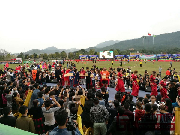 筑夢公益，萬事紅紅木用心行動