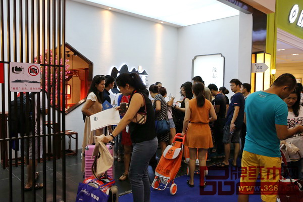 名家具展第一天，國(guó)壽紅木新明式家具世外桃源引爆東莞