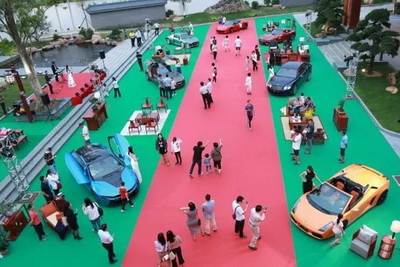 首屆國壽紅木工廠直購節(jié)“跨界融合”火爆全場