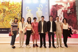 區(qū)氏臻品：如何參觀一場(chǎng)黃花梨家具展？