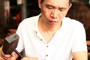 波記家具伍建波：勤奮才能學到真本事