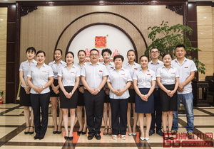 服務(wù)至上，新明紅木營(yíng)銷團(tuán)隊(duì)百分百熱度為客戶服務(wù)