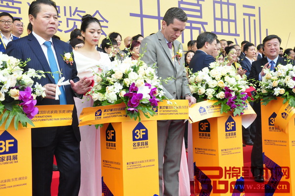 第37屆東莞名家具展盛大啟幕  新中式紅木家具成大熱