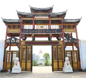 走進(jìn)魯班木藝花園式工廠，探訪“明式家具”背后的故事