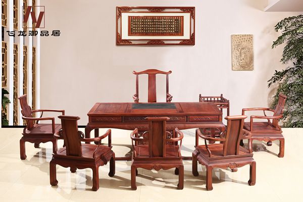 飛龍紅木《翰林茶臺(tái)》斬獲“消費(fèi)者喜愛的經(jīng)典中式紅木家具獎(jiǎng)·銀獎(jiǎng)”
