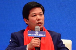 中山東成紅木董事長(zhǎng)張錫復(fù)：紅木家具應(yīng)借助國(guó)家平臺(tái)走向世界