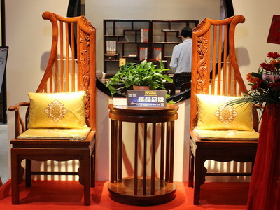 龍博士家具獲新古典紅木家具金獎 展廳全新升級
