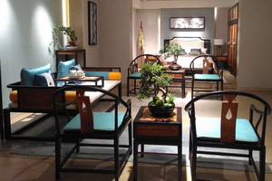 憶古軒攜時(shí)尚新中式“雙子”紅木品牌登陸2018中山紅博會(huì)