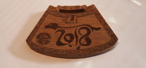 橫馬即將開(kāi)跑，明堂紅木精美紅木獎(jiǎng)牌亮點(diǎn)紛呈