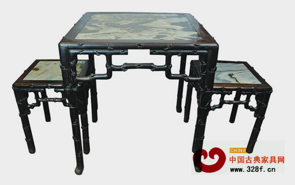 酸枝曲尺橫竹雞八仙桌連凳一對(duì) 酸枝曲尺橫竹雞八仙桌連凳一對(duì)