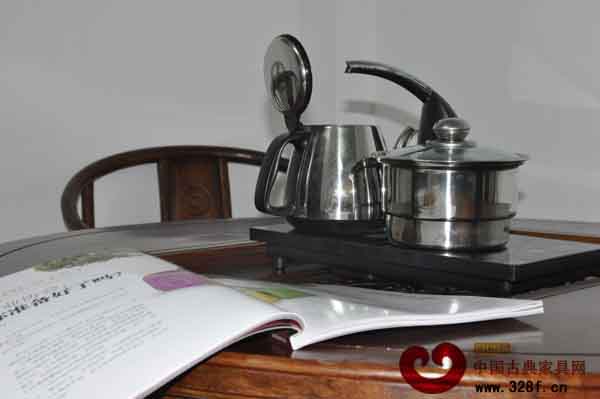 在這里可以享受評(píng)書品茶的閑靜 在這里可以享受評(píng)書品茶的閑靜