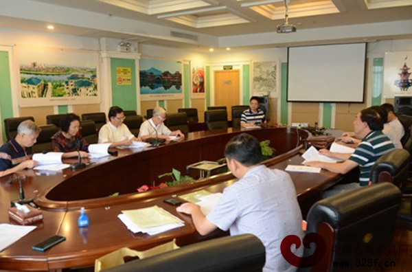 2014年度東陽市木雕·紅木家具十大精品評(píng)選籌備會(huì)現(xiàn)場(chǎng) 2014年度東陽市木雕·紅木家具十大精品評(píng)選籌備會(huì)現(xiàn)場(chǎng)