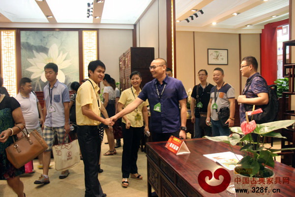 東成紅木參展產(chǎn)品受追捧 東成紅木參展產(chǎn)品受追捧