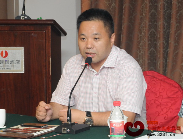 年年紅富典事業(yè)部總經(jīng)理金樟洪做分享 年年紅富典事業(yè)部總經(jīng)理金樟洪做分享